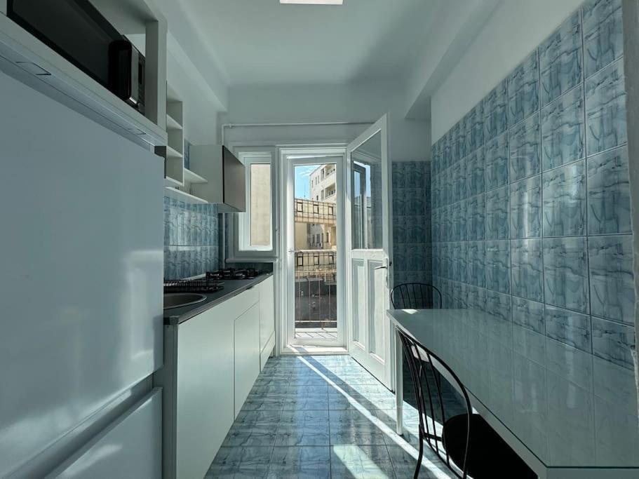Airy & Beautiful Downtown Apartment Bucarest Exterior foto